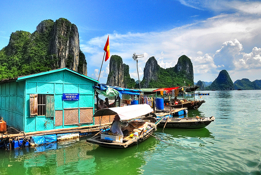 Hot news - Halong Bay's Cua Van fishing village among Top 11 World's Most Beautiful Towns
