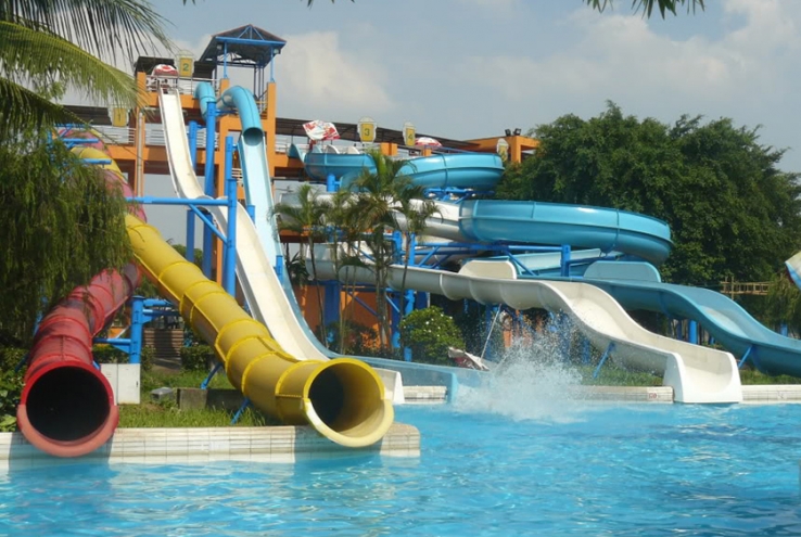 Hot news - The first ever water park of Quang Ninh province goes in operation