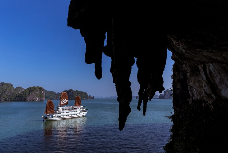 A scientific look on the karst process of Halong Bay, photo by Bhaya Cruises