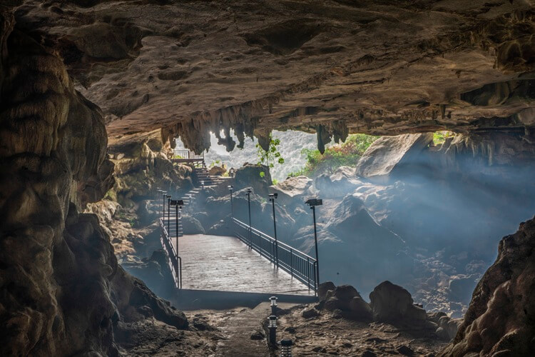 halong bay caves today