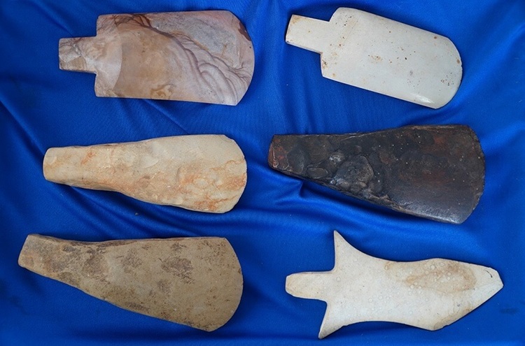 Hunting Tools During Soi Nhu Age Found In Halong Caves