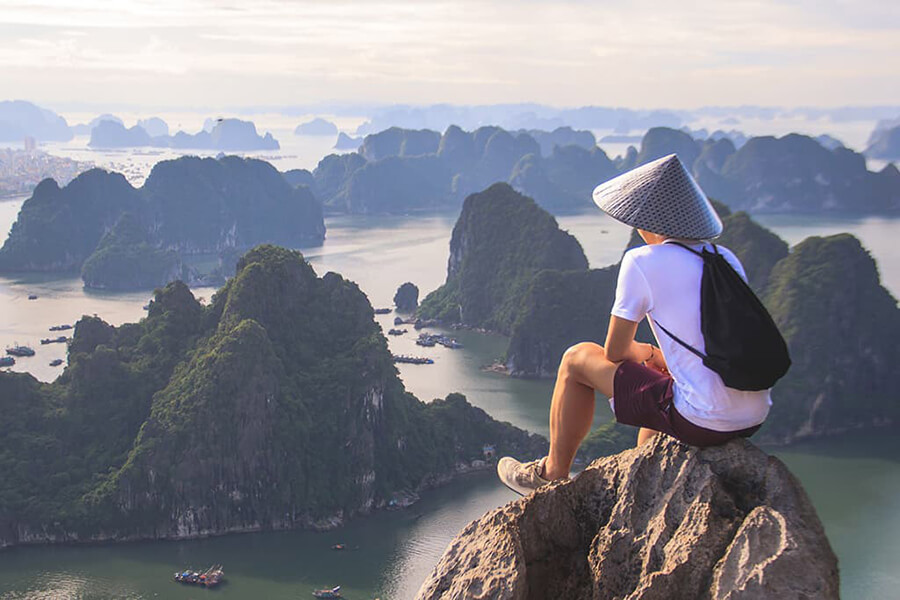 view-from-the-peak-of-Bai-Tho-Mountain