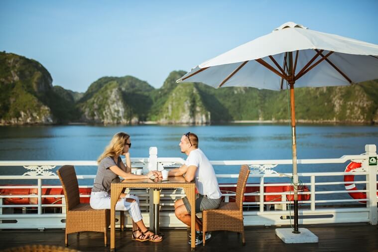 Less crowded in halong bay during june