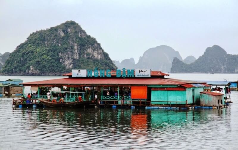 floating restaurant in halong bay floating restaurant in halong bay