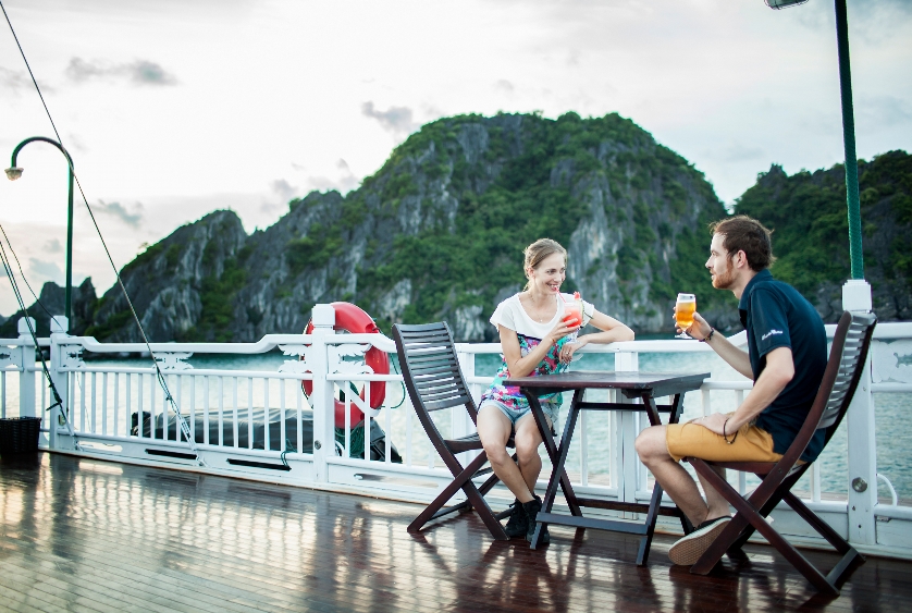 Halong Bay trip for couple