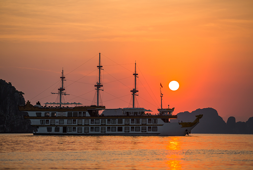 Questions about changing boat during a Halong Bay cruise trip